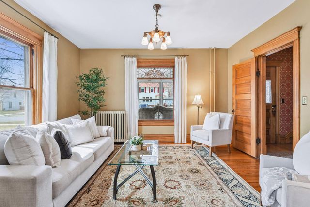 221 11th Avenue N, Hopkins, MN 55343