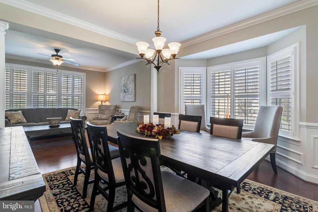 Image 11 of property listing at 6912 SOUTH ZELKOVA CT, La Plata, MD 20646