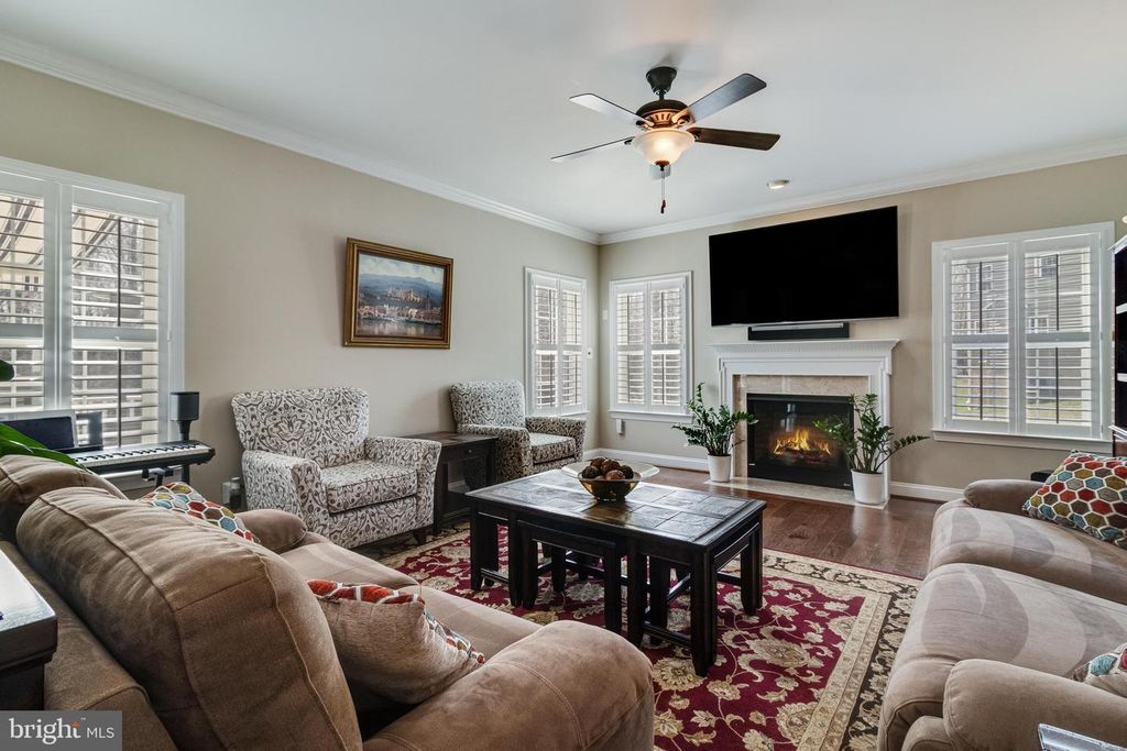 Image 23 of property listing at 6912 SOUTH ZELKOVA CT, La Plata, MD 20646