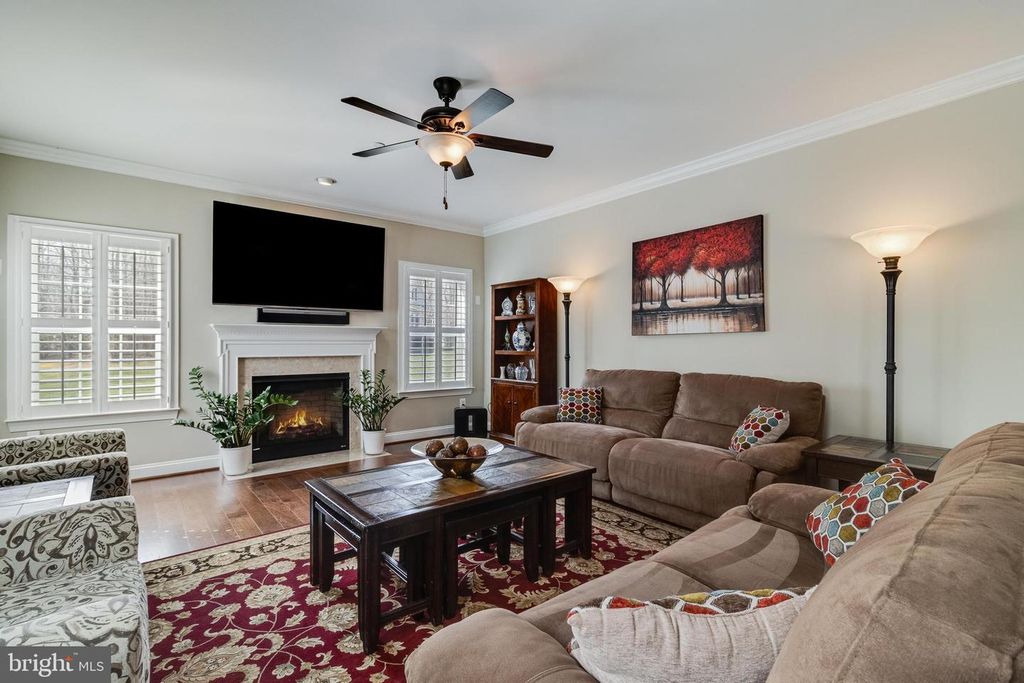 Image 24 of property listing at 6912 SOUTH ZELKOVA CT, La Plata, MD 20646