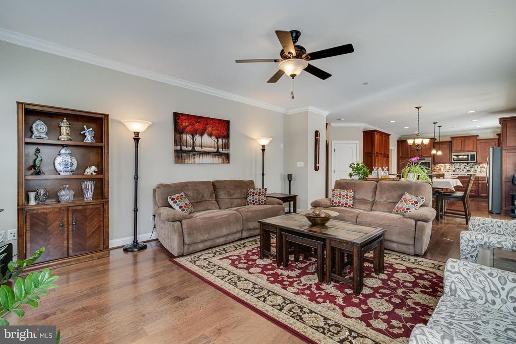 Image 25 of property listing at 6912 SOUTH ZELKOVA CT, La Plata, MD 20646
