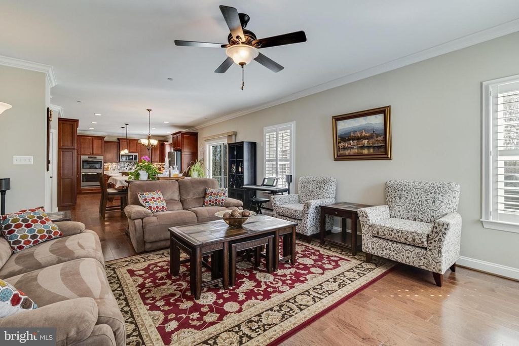 Image 26 of property listing at 6912 SOUTH ZELKOVA CT, La Plata, MD 20646