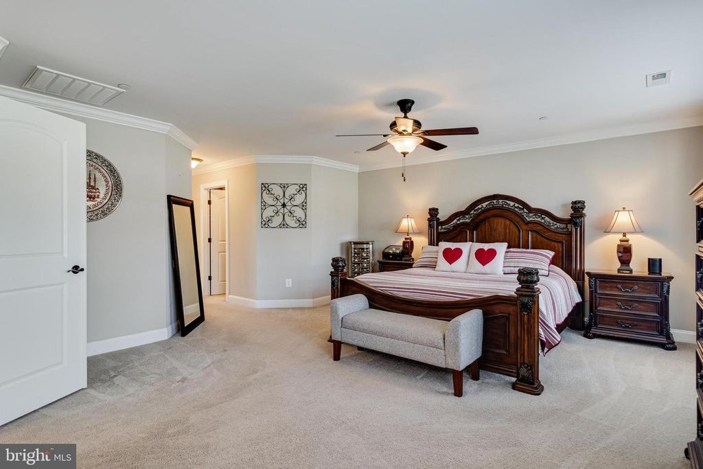 Image 33 of property listing at 6912 SOUTH ZELKOVA CT, La Plata, MD 20646