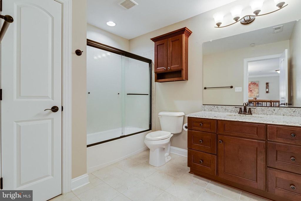 Image 36 of property listing at 6912 SOUTH ZELKOVA CT, La Plata, MD 20646