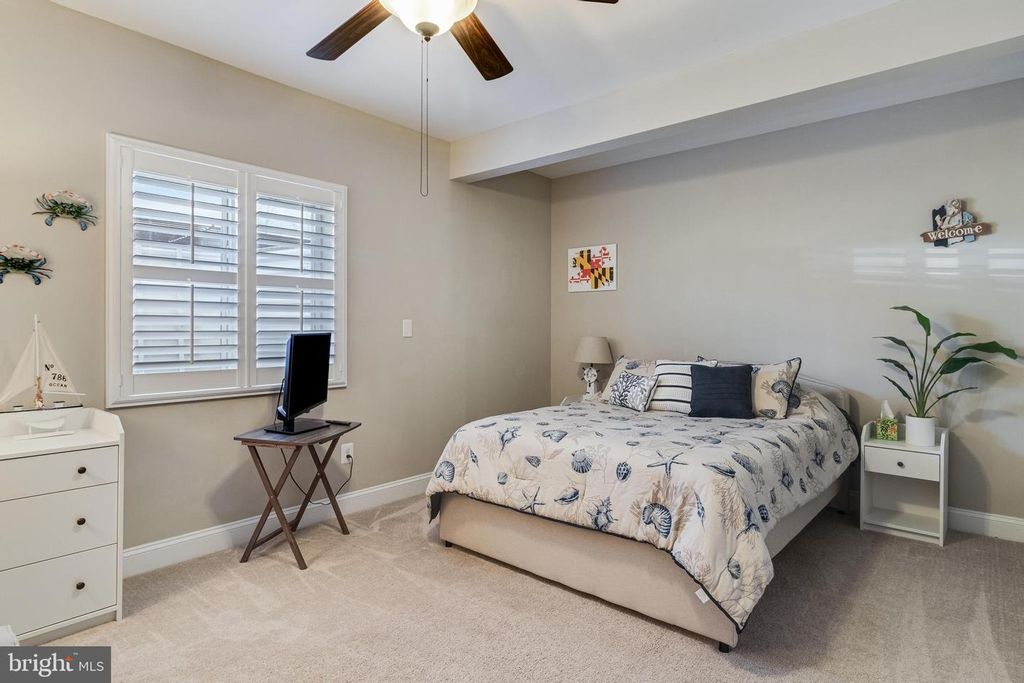 Image 47 of property listing at 6912 SOUTH ZELKOVA CT, La Plata, MD 20646