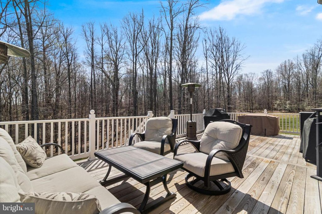 Image 65 of property listing at 6912 SOUTH ZELKOVA CT, La Plata, MD 20646