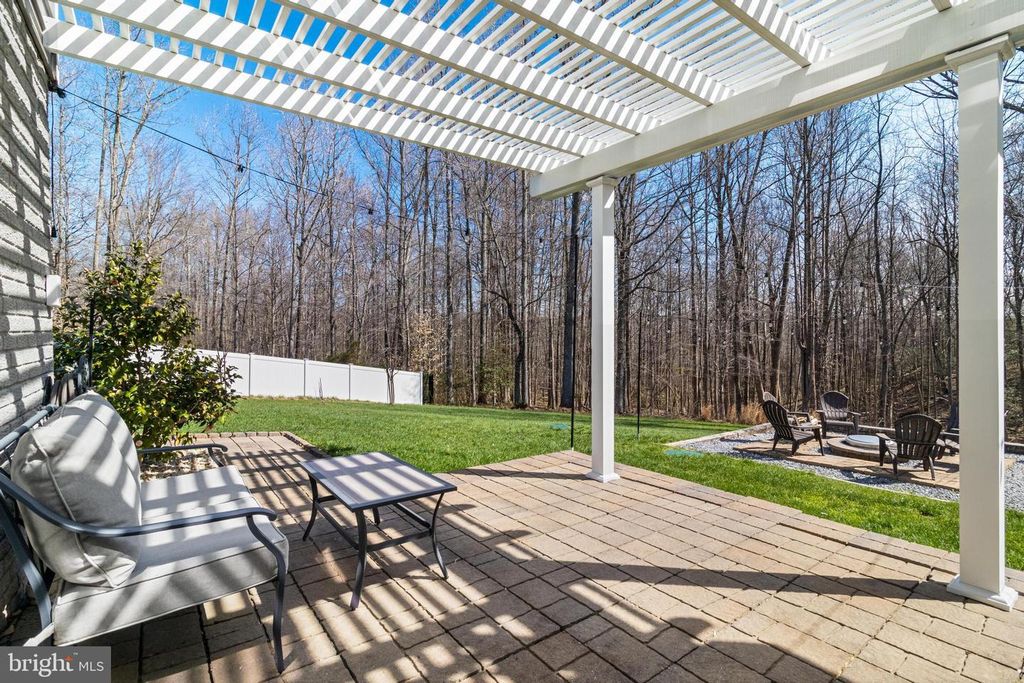 Image 71 of property listing at 6912 SOUTH ZELKOVA CT, La Plata, MD 20646