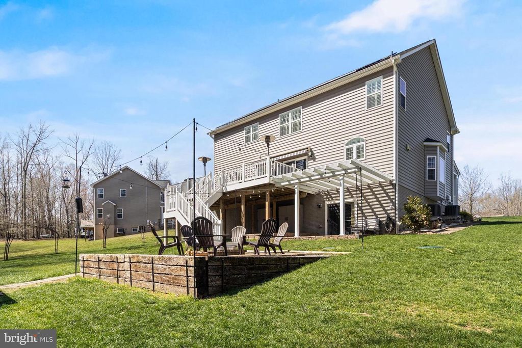 Image 73 of property listing at 6912 SOUTH ZELKOVA CT, La Plata, MD 20646