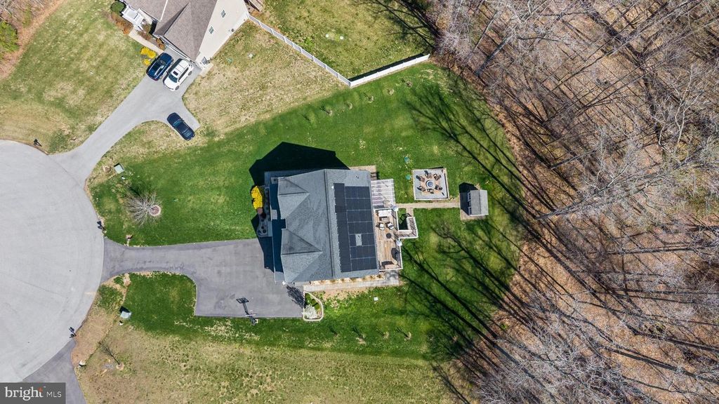 Image 76 of property listing at 6912 SOUTH ZELKOVA CT, La Plata, MD 20646