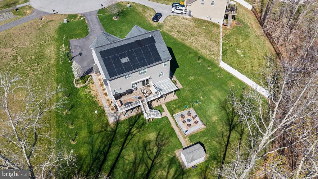 Image 78 of property listing at 6912 SOUTH ZELKOVA CT, La Plata, MD 20646