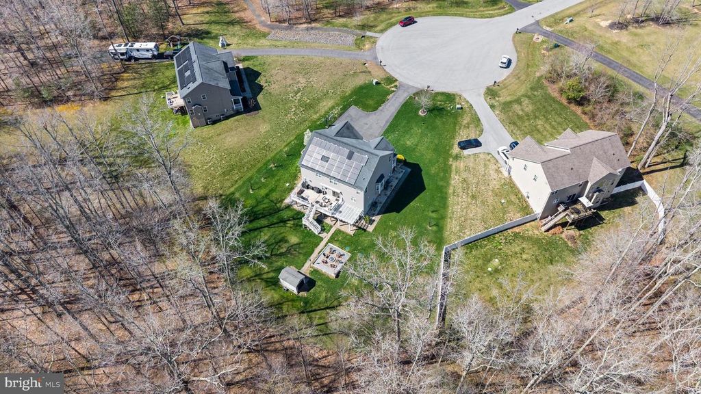Image 80 of property listing at 6912 SOUTH ZELKOVA CT, La Plata, MD 20646