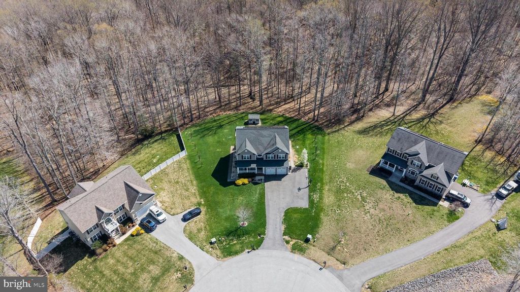Image 82 of property listing at 6912 SOUTH ZELKOVA CT, La Plata, MD 20646