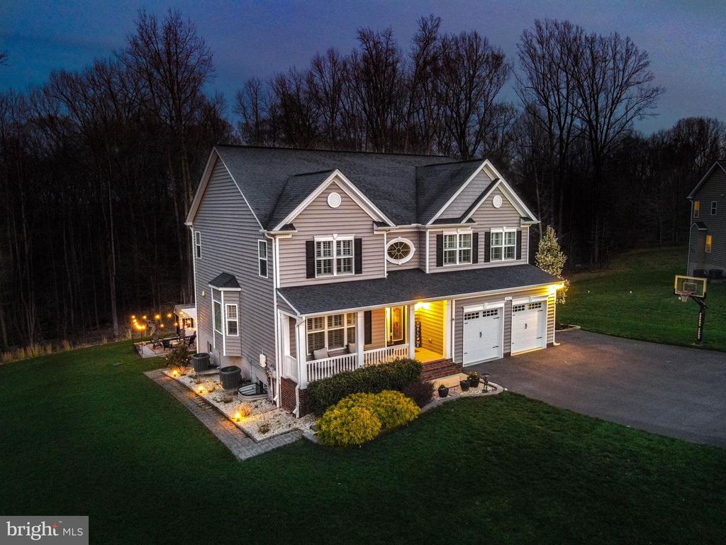 Image 84 of property listing at 6912 SOUTH ZELKOVA CT, La Plata, MD 20646