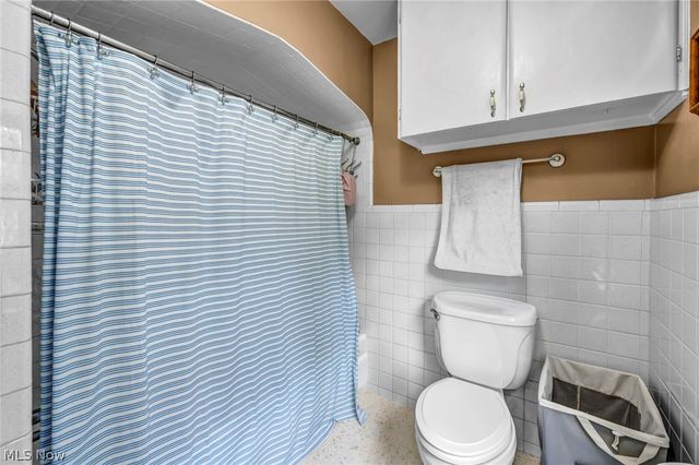 437 Indianola Road, Youngstown, OH 44512