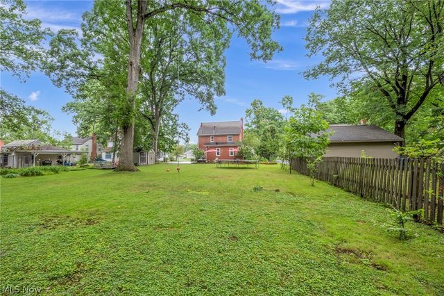 437 Indianola Road, Youngstown, OH 44512