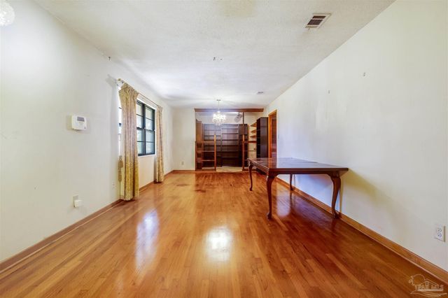 6598 Dewrell Sq, Pensacola, FL 32504