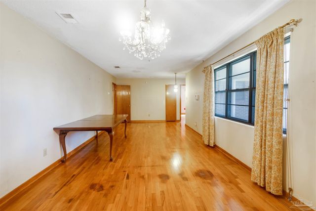 6598 Dewrell Sq, Pensacola, FL 32504