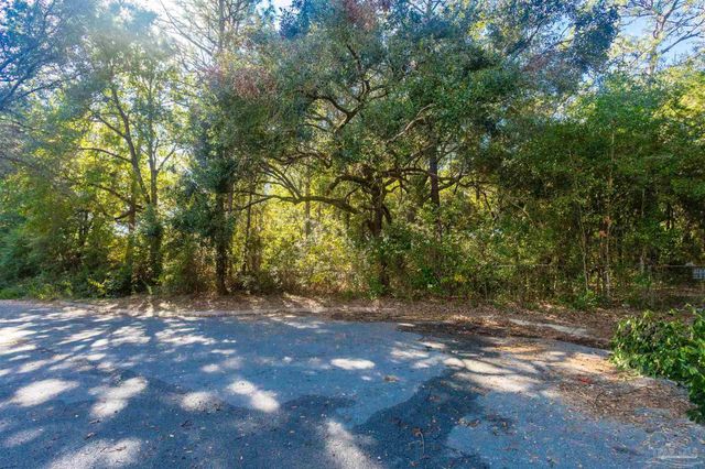 6598 Dewrell Sq, Pensacola, FL 32504