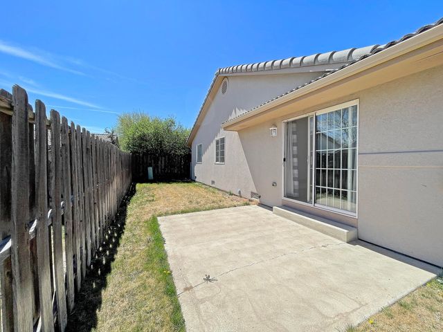 5226 W 11th St, Greeley, CO 80634