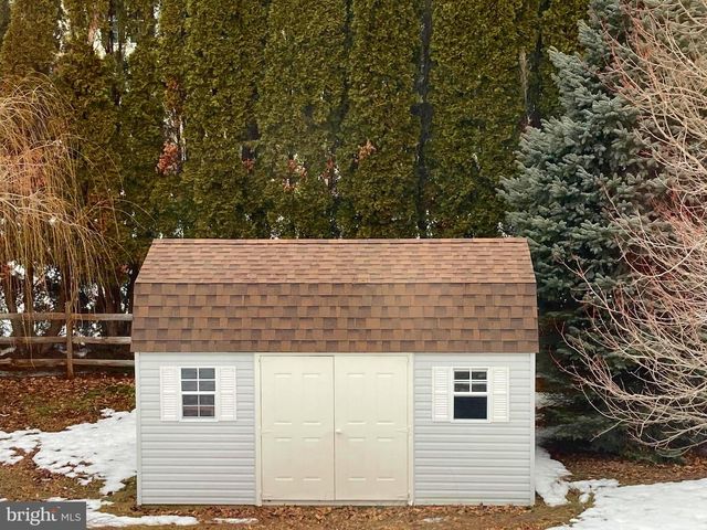 4 RIVA RIDGE LN, Bear, DE 19701