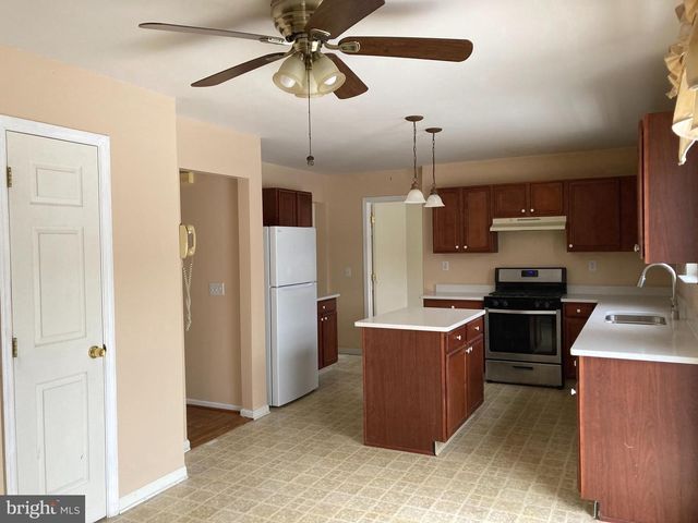 4 RIVA RIDGE LN, Bear, DE 19701