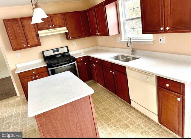 4 RIVA RIDGE LN, Bear, DE 19701