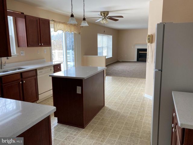 4 RIVA RIDGE LN, Bear, DE 19701