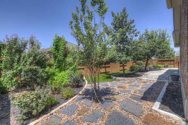 2184 ZACHRY DR, New Braunfels, TX 78132