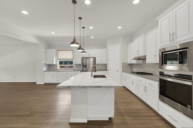 2184 ZACHRY DR, New Braunfels, TX 78132