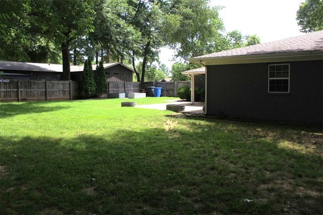 3333 N Katherine Avenue, Fayetteville, AR 72703