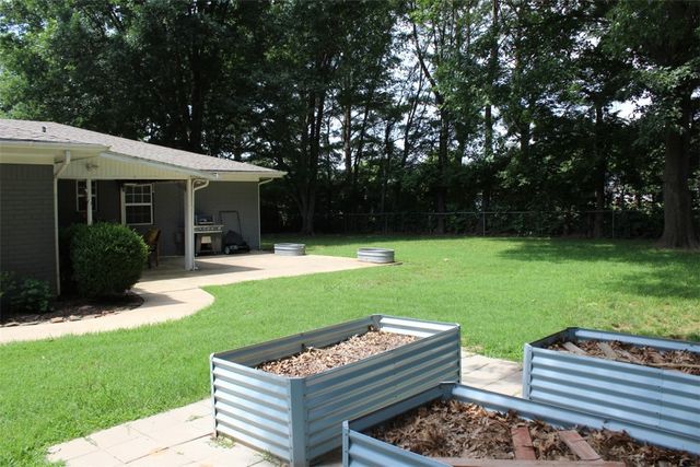 3333 N Katherine Avenue, Fayetteville, AR 72703