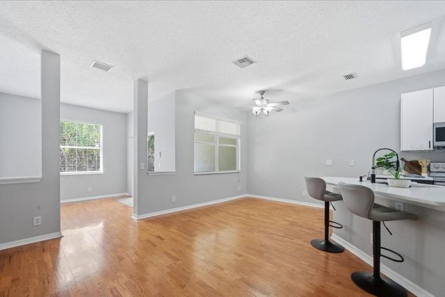 752 VALLANCE WAY NE, St Petersburg, FL 33716