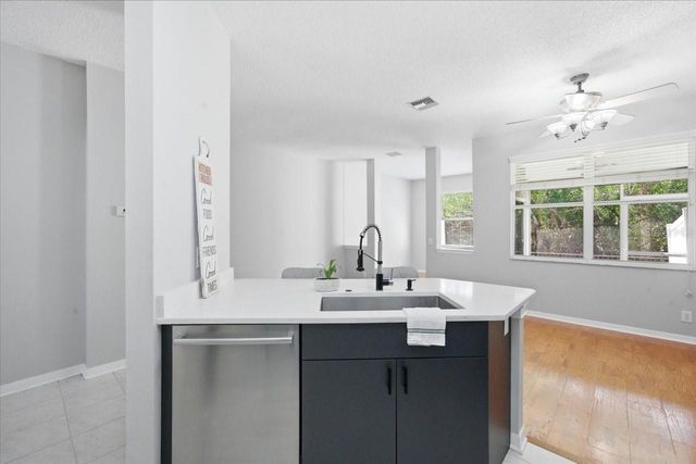 752 VALLANCE WAY NE, St Petersburg, FL 33716