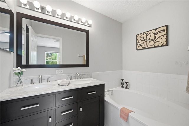 752 VALLANCE WAY NE, St Petersburg, FL 33716