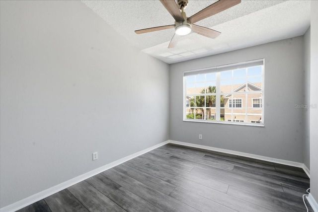 752 VALLANCE WAY NE, St Petersburg, FL 33716