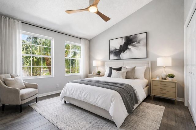 752 VALLANCE WAY NE, St Petersburg, FL 33716