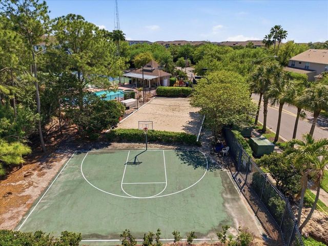 752 VALLANCE WAY NE, St Petersburg, FL 33716