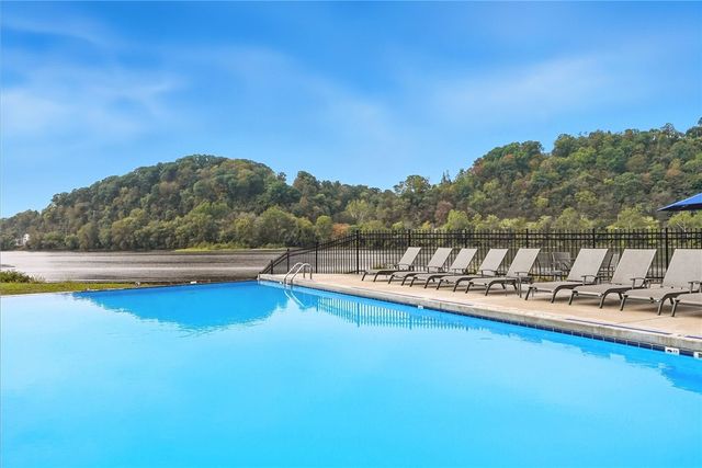 64 1st Street, Oakmont, PA 15139