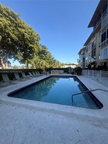 4100 Crystal Lake Dr 407, Deerfield Beach, FL 33064