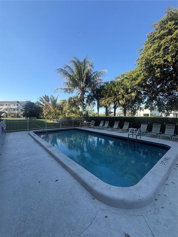 4100 Crystal Lake Dr 407, Deerfield Beach, FL 33064