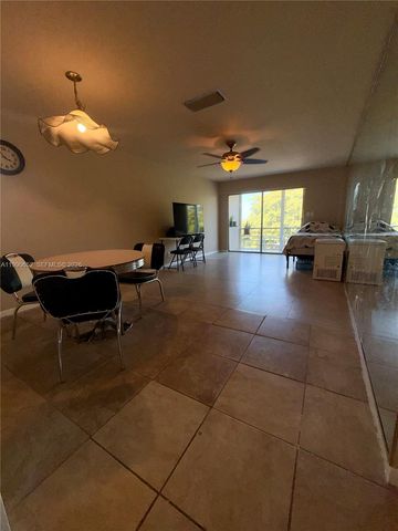 4100 Crystal Lake Dr 407, Deerfield Beach, FL 33064