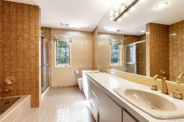 12 Bolton Drive, Manhasset, NY 11030