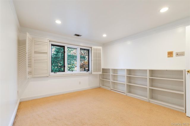 12 Bolton Drive, Manhasset, NY 11030