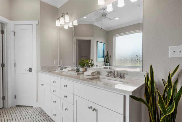 38 N Shore Circle, Waco, TX 76708