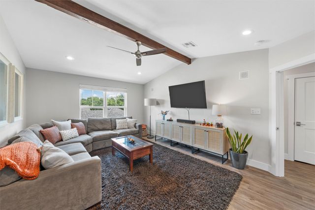 38 N Shore Circle, Waco, TX 76708