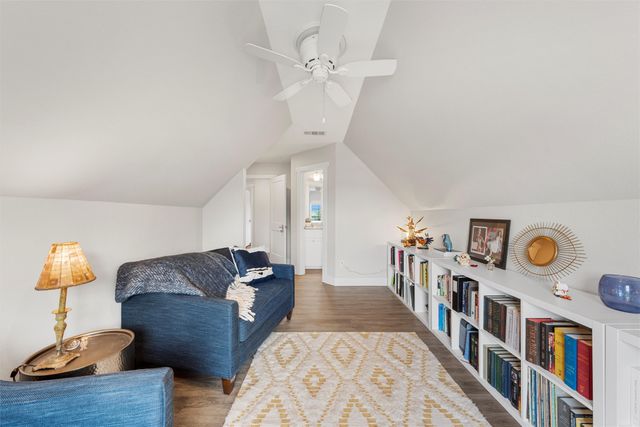 38 N Shore Circle, Waco, TX 76708