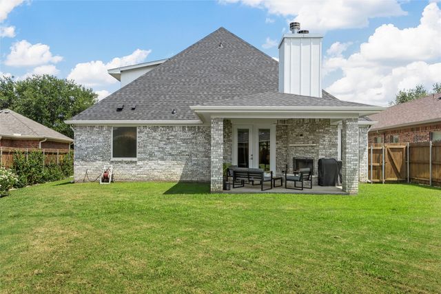 38 N Shore Circle, Waco, TX 76708