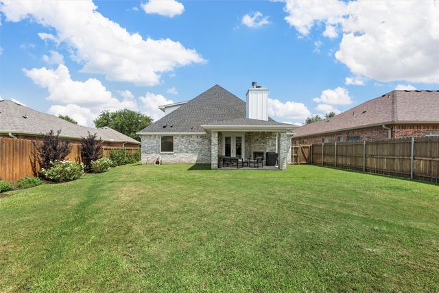 38 N Shore Circle, Waco, TX 76708