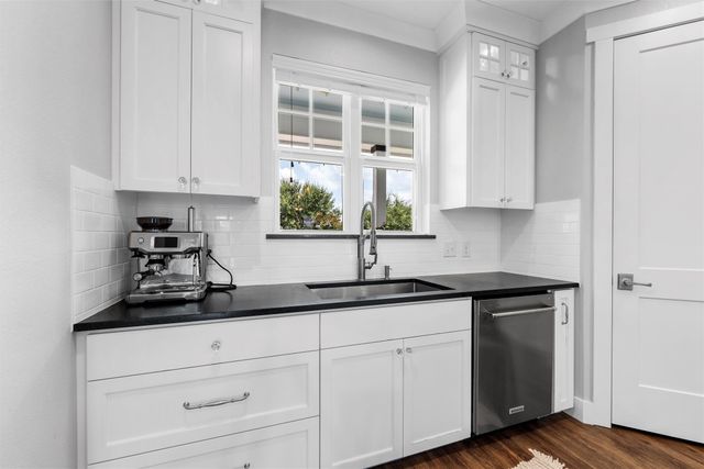 38 N Shore Circle, Waco, TX 76708