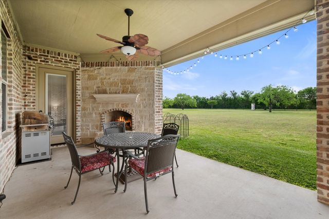 107 Fairway Parks Drive, Corsicana, TX 75110